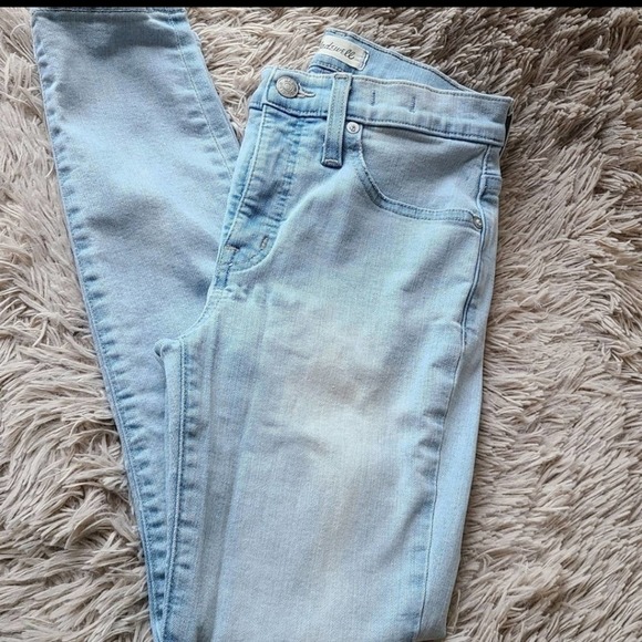 Madewell Denim - Madewell Blue Jeans 9" Mid-rise skinny crop Size 25.